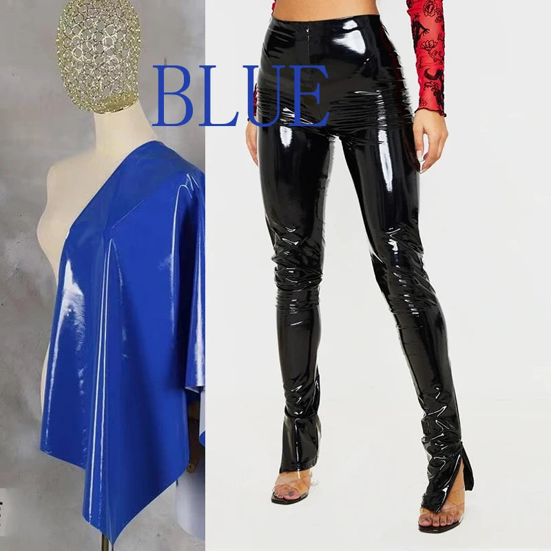 Pantalon Slim en Similicuir Verni à Fentes Latérales