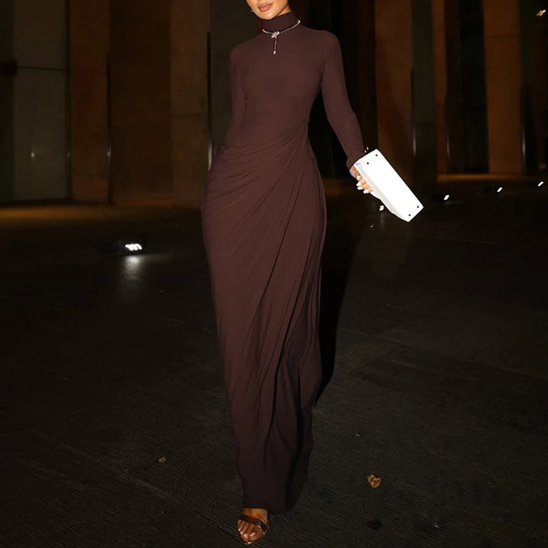 Robe de soirée femme élégante à col roulé et drapé