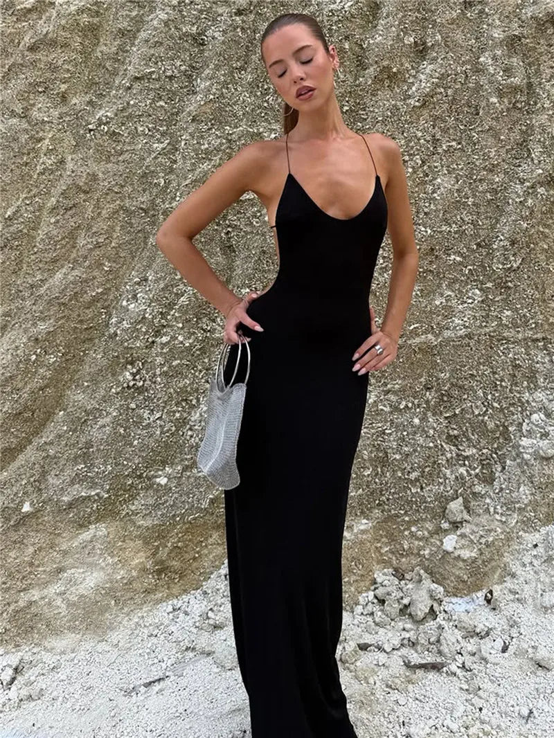 Robe longue femme noire ajustée dos nu à fines bretelles