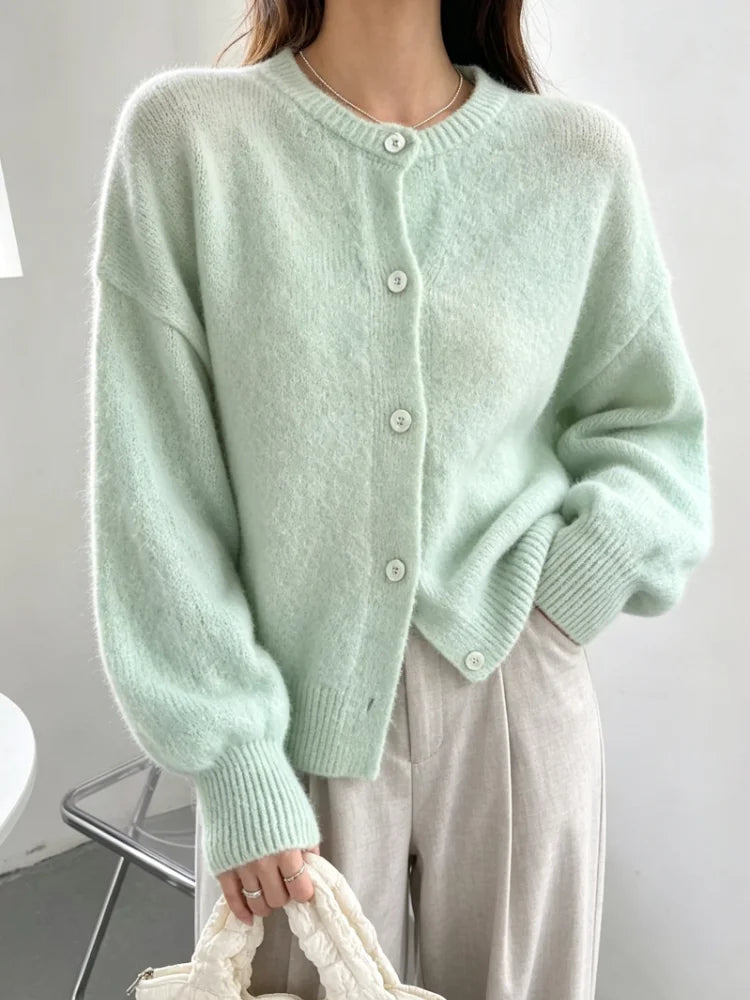 Pull Doux Femme – Maille et Boutonnage