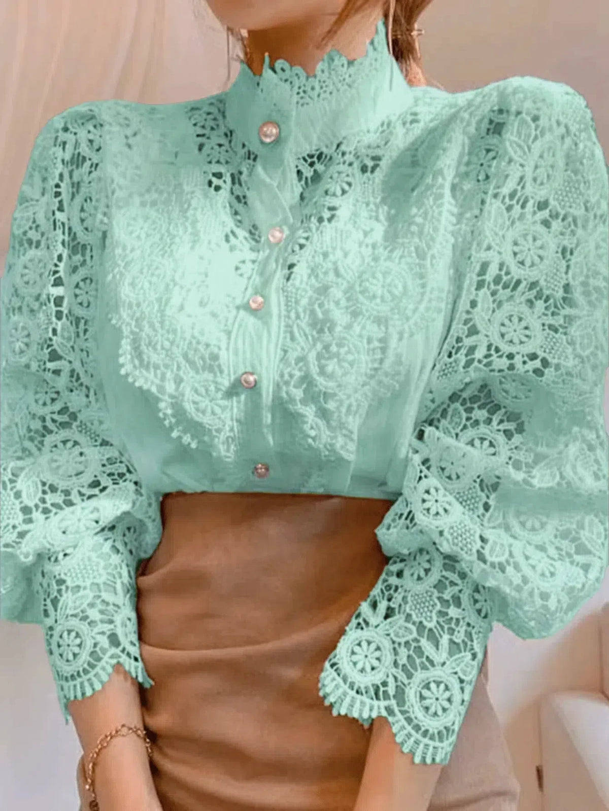 Chemise Rétro Femme – Dentelle Ajourée et Coupe Décontractée