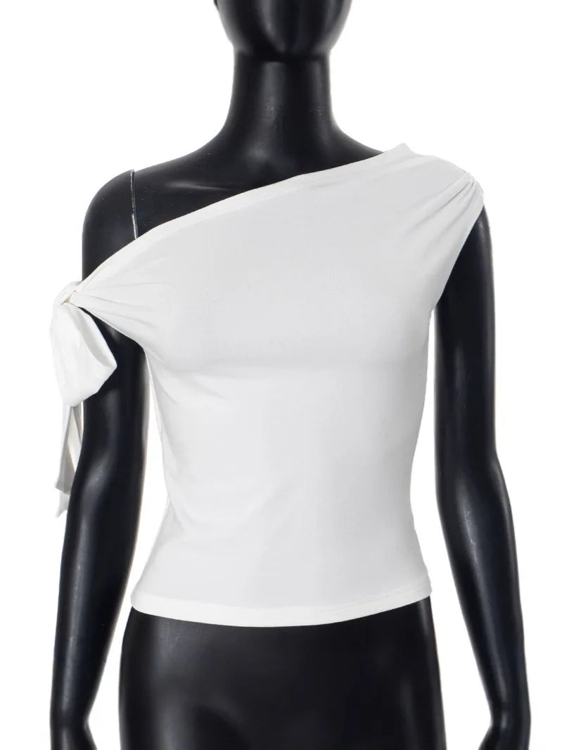 T-shirt Asymétrique Femme – Coupe Slim et Style Streetwear