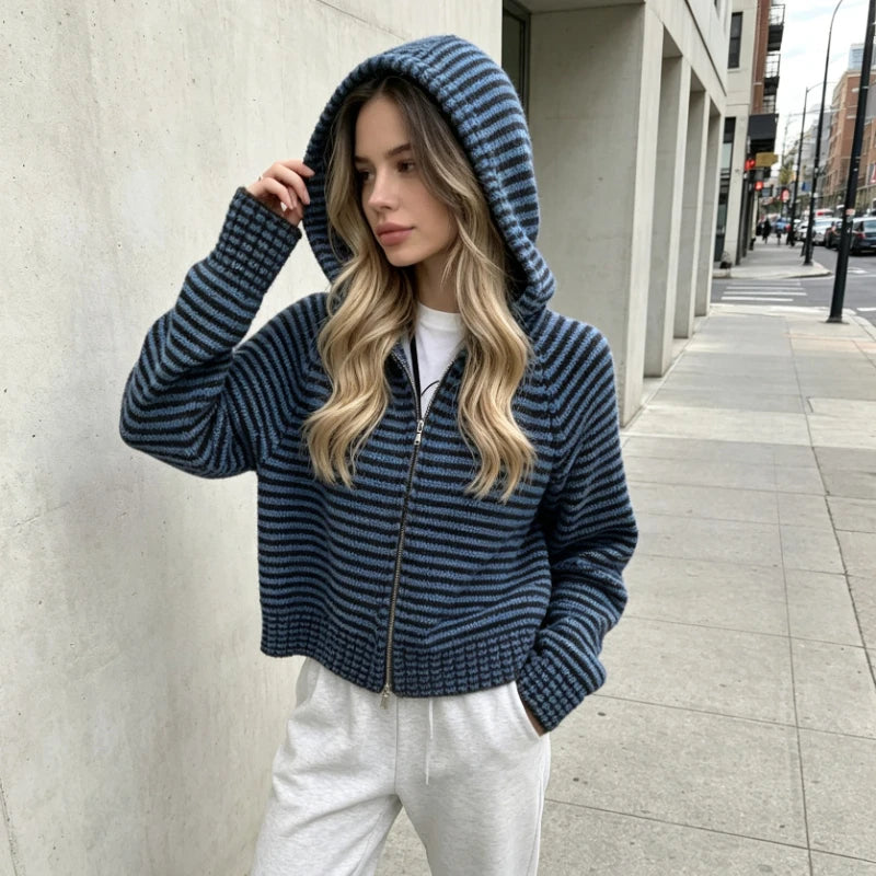 Cardigan Zippé à Capuche Femme – Maille Rayée