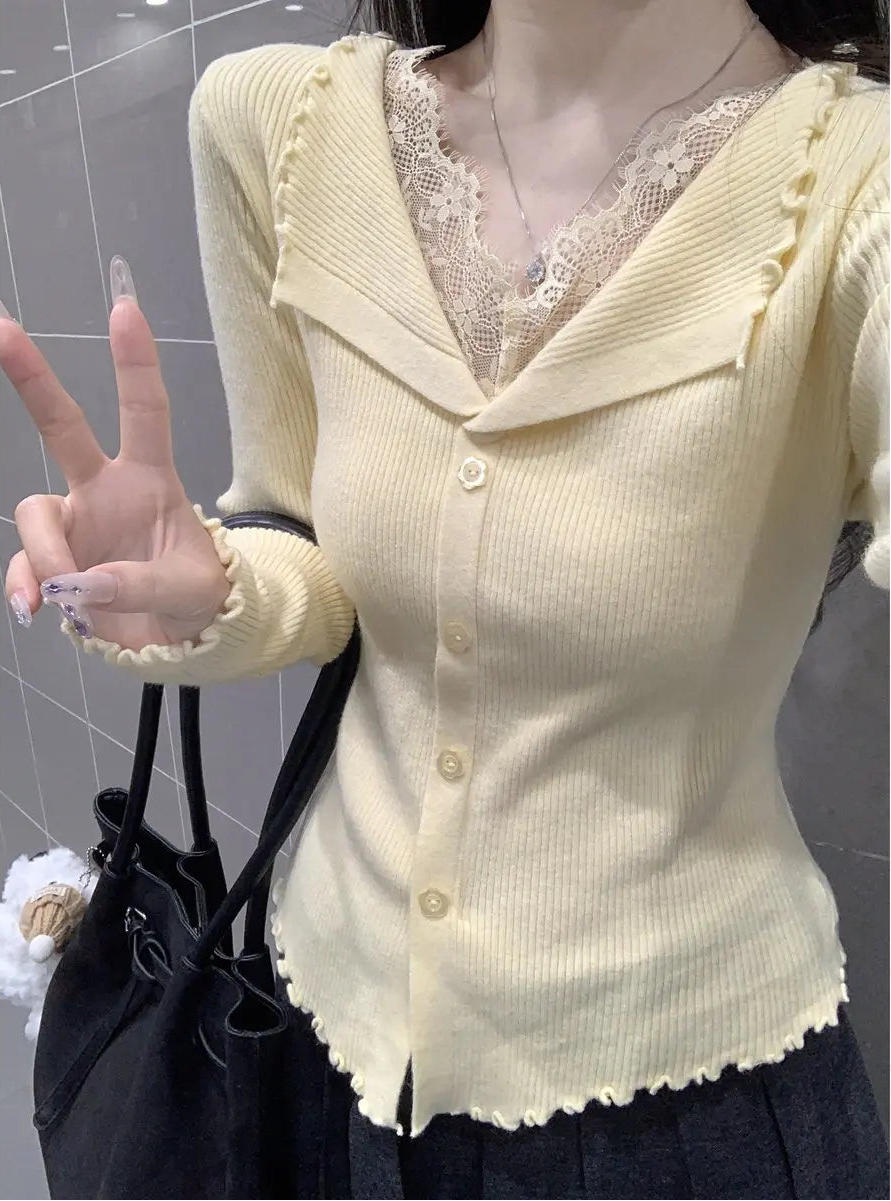 Cardigan Côtelé Femme – Bordures en Dentelle