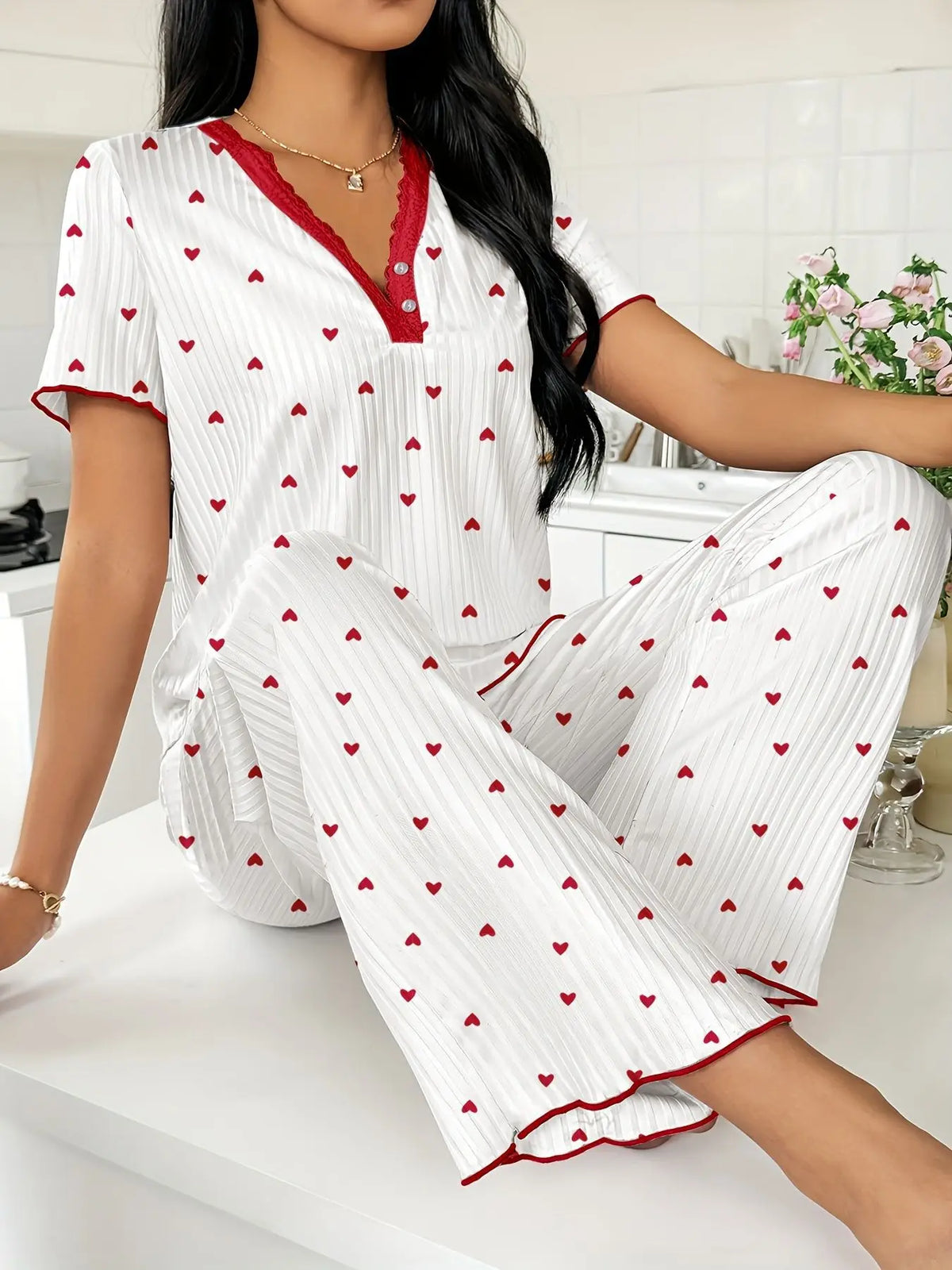 Pyjama Chaud à Cœurs Femme – Haut Manches Courtes et Pantalon