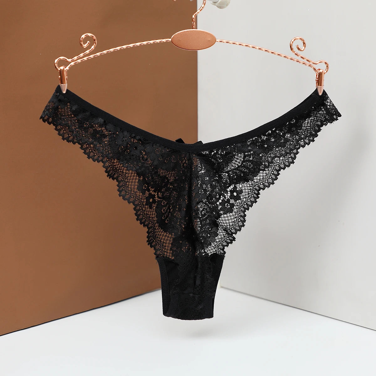 String Dentelle Femme – Taille Basse et Nœud Papillon