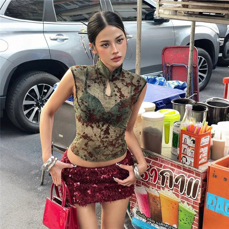Crop top femme vert en maille à broderie florale