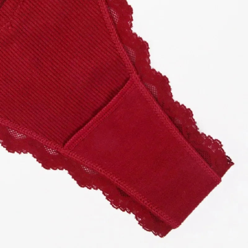 String Femme – Dentelle Florale