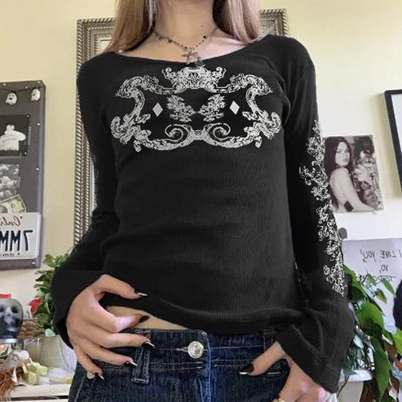 T-Shirt Femme – Style Alternatif