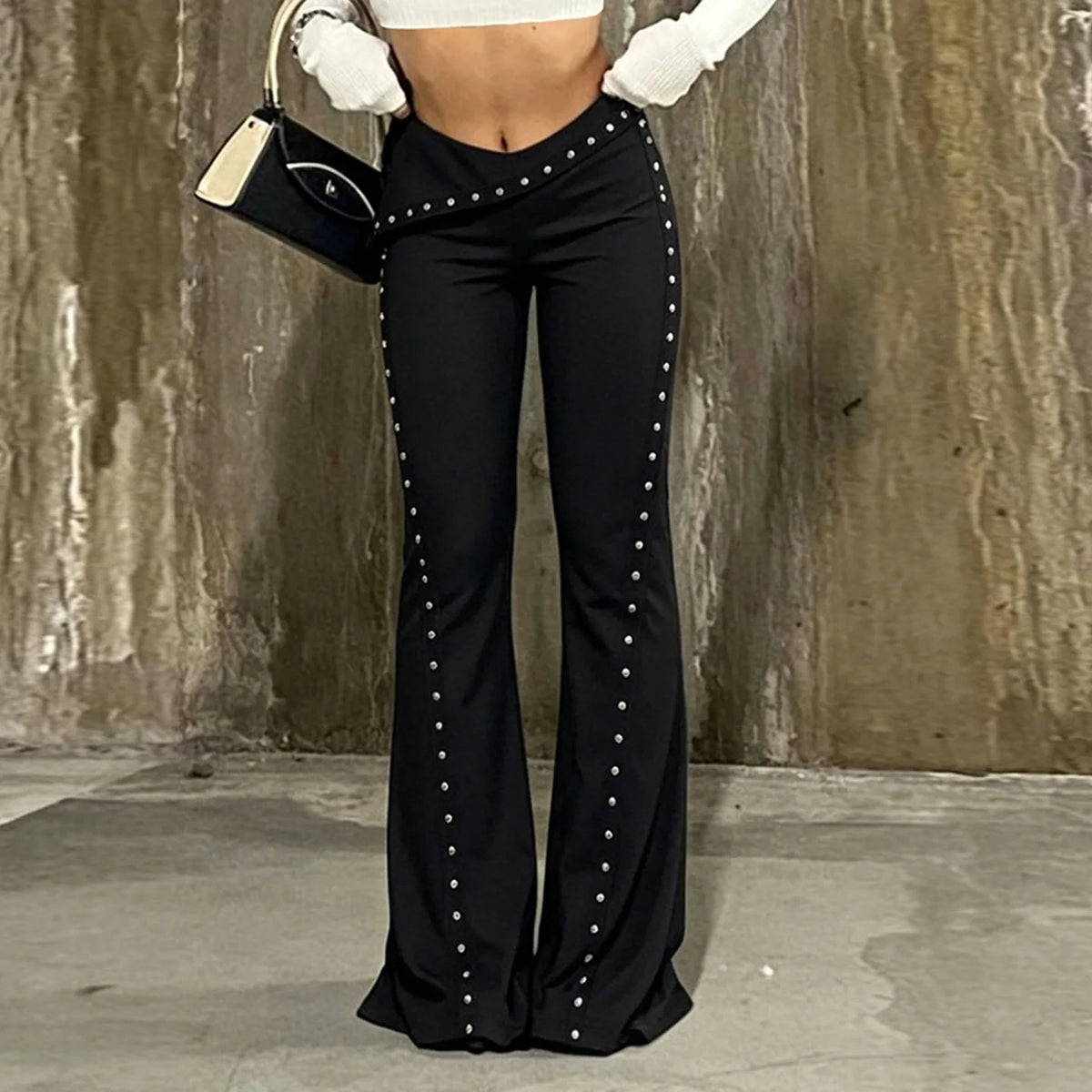 Pantalon large femme noir à rivets