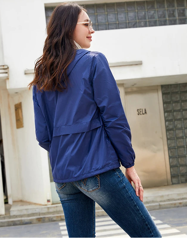 Veste Bleue à Capuche Femme – Style Urbain