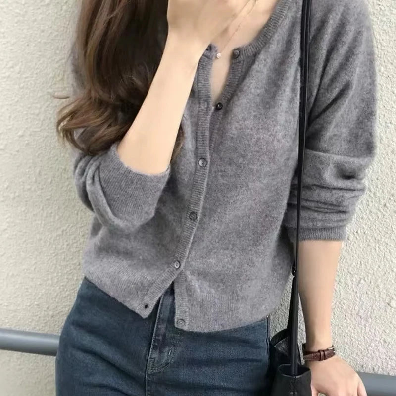 Cardigan Doux Femme – Maille et Col Rond