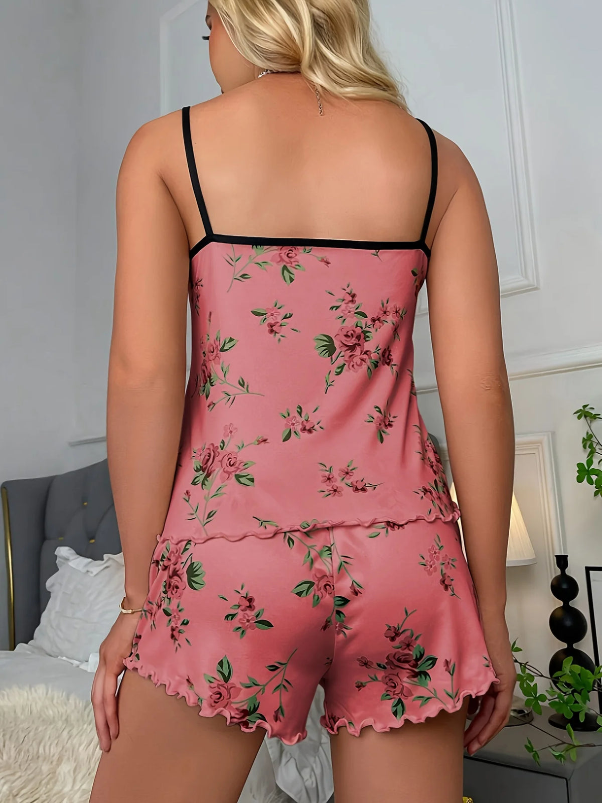Pyjama d’Été Femme – Haut à Bretelles et Short Fleuri