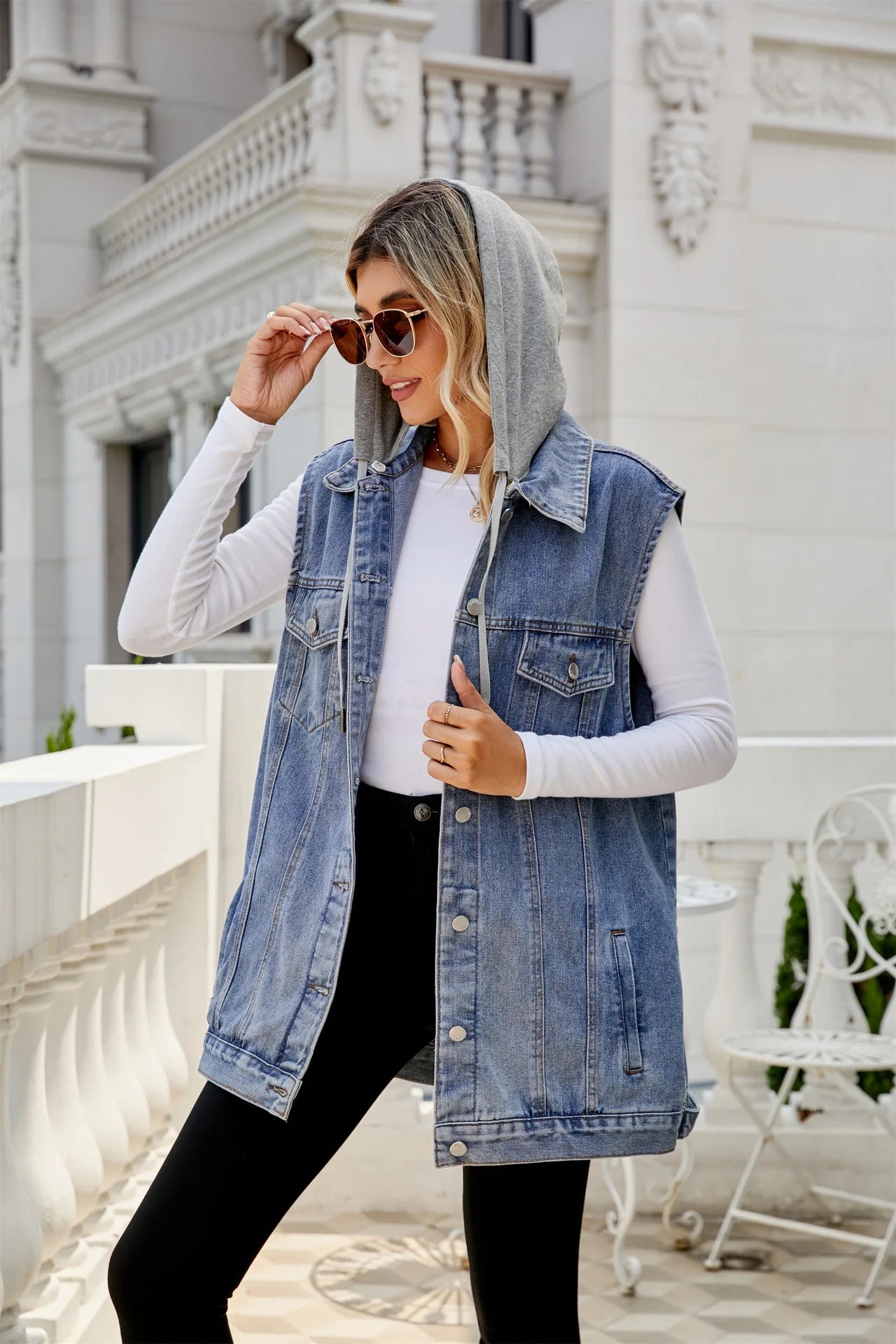 Gilet en jean sans manches et à capuche pour femmes