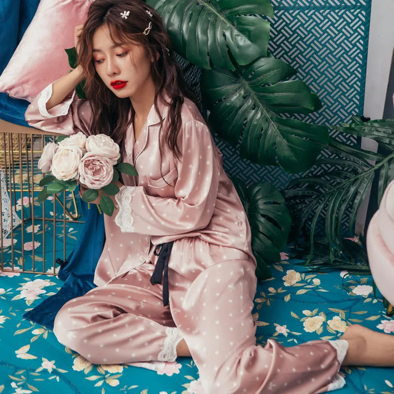 Pyjama en satin à pois pour femmes