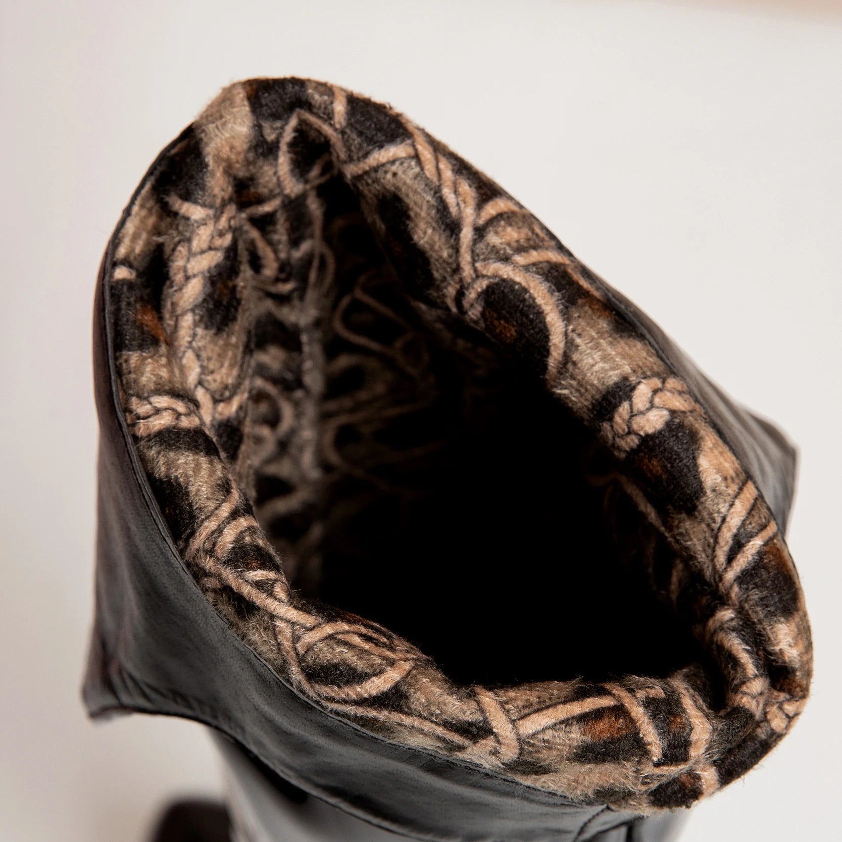 Bottes au dessus du genou en cuir verni à talons fins pour femmes