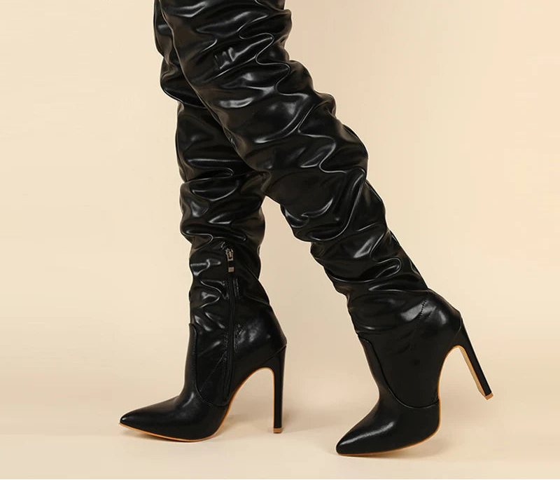 Botte au genou en cuir plissé pour femmes