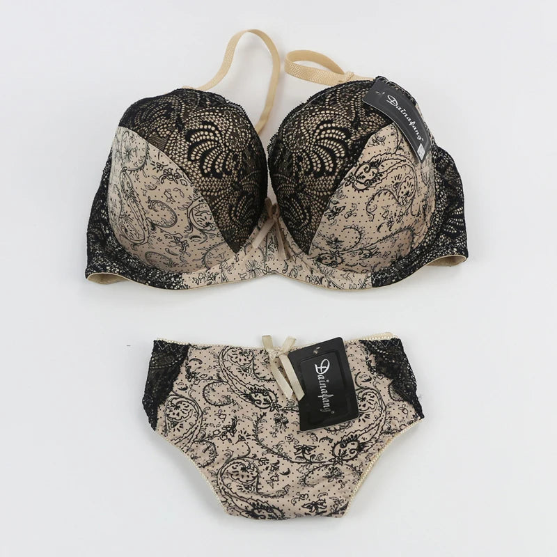 Ensemble de soutien-gorge push-up rembourré à armatures et nœud et culotte pour femmes