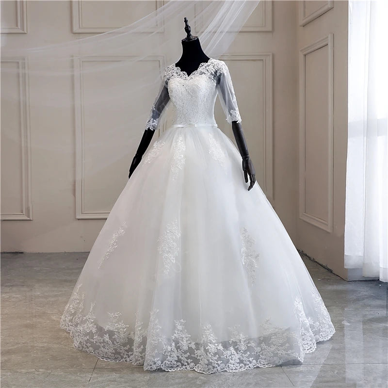 Robe de mariée à manches longues avec appliques en dentelle pour femmes