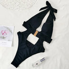 Maillot de bain une pièce blanc et noir, décolleté plongeant en V pour femmes