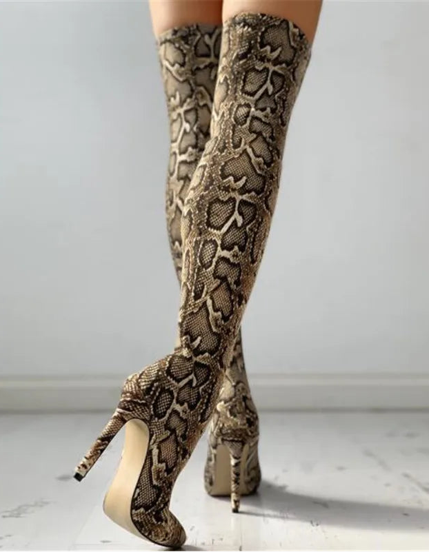 Bottes hautes à imprimé serpent pour femmes