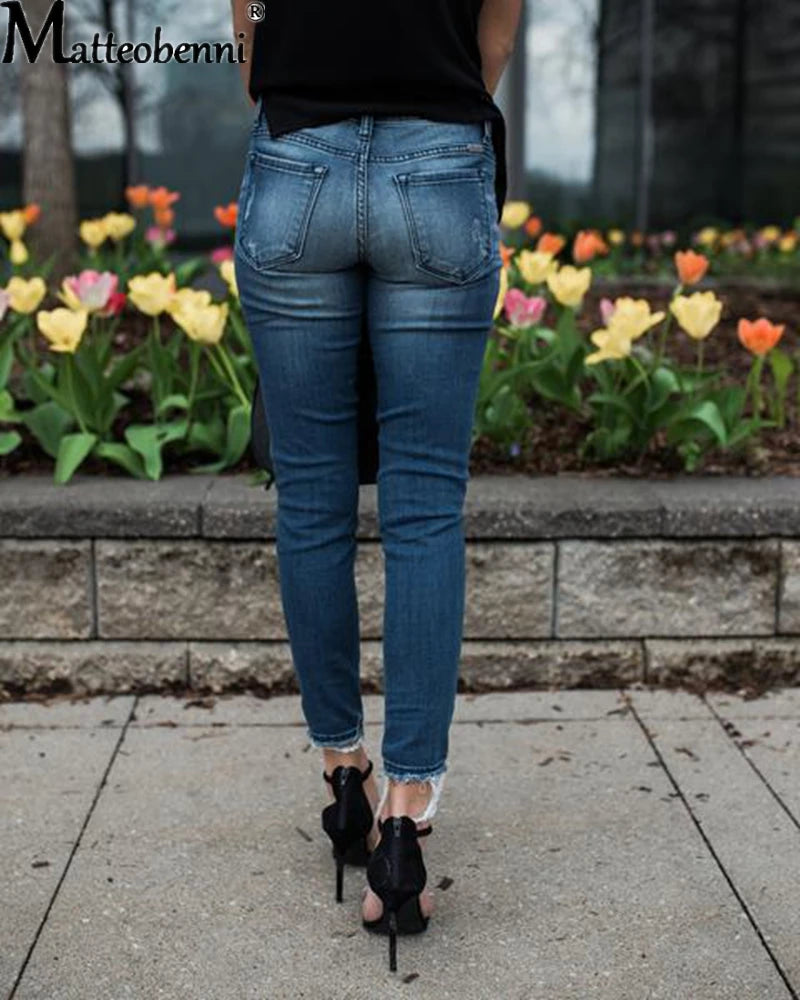Pantalon en jean décontracté déchiré pour femmes