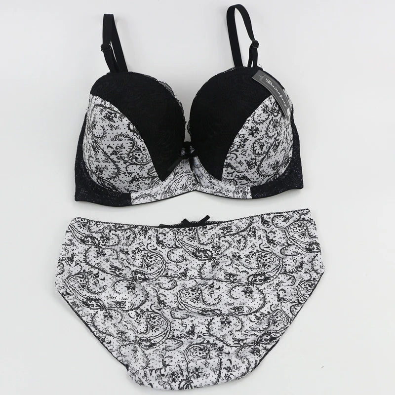 Ensemble de soutien-gorge push-up rembourré à armatures et nœud et culotte pour femmes