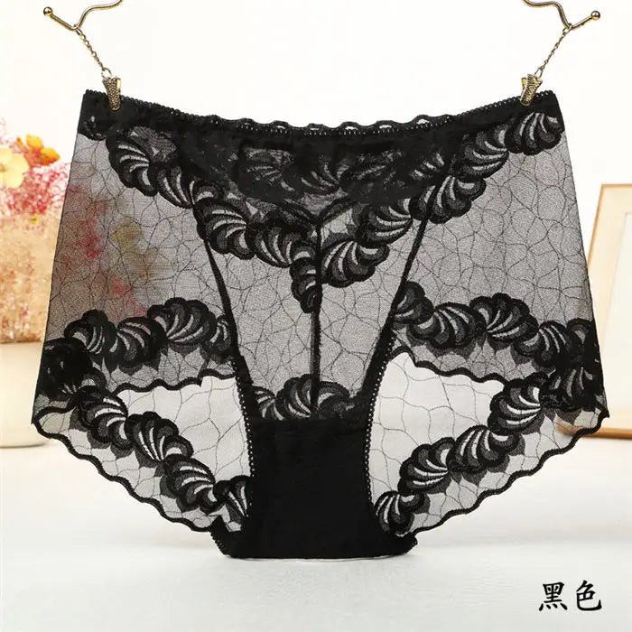 String grande taille en dentelle pour femmes