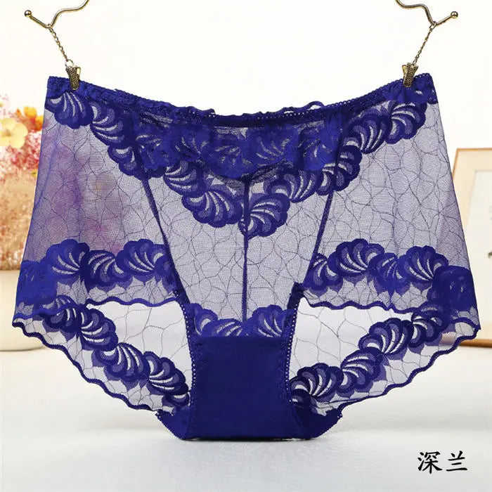 String grande taille en dentelle pour femmes