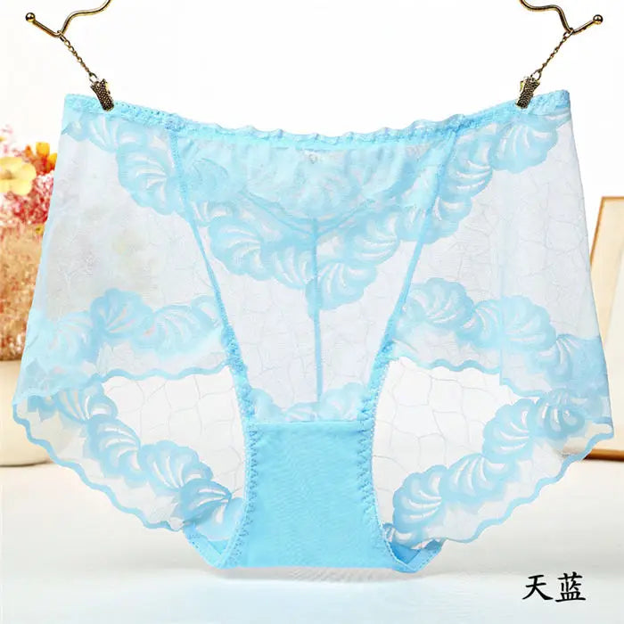 String grande taille en dentelle pour femmes
