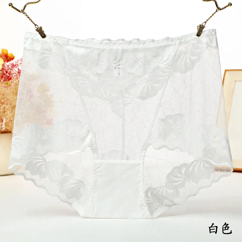 String grande taille en dentelle pour femmes