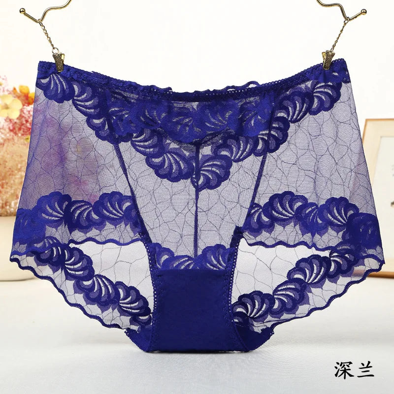 String grande taille en dentelle pour femmes