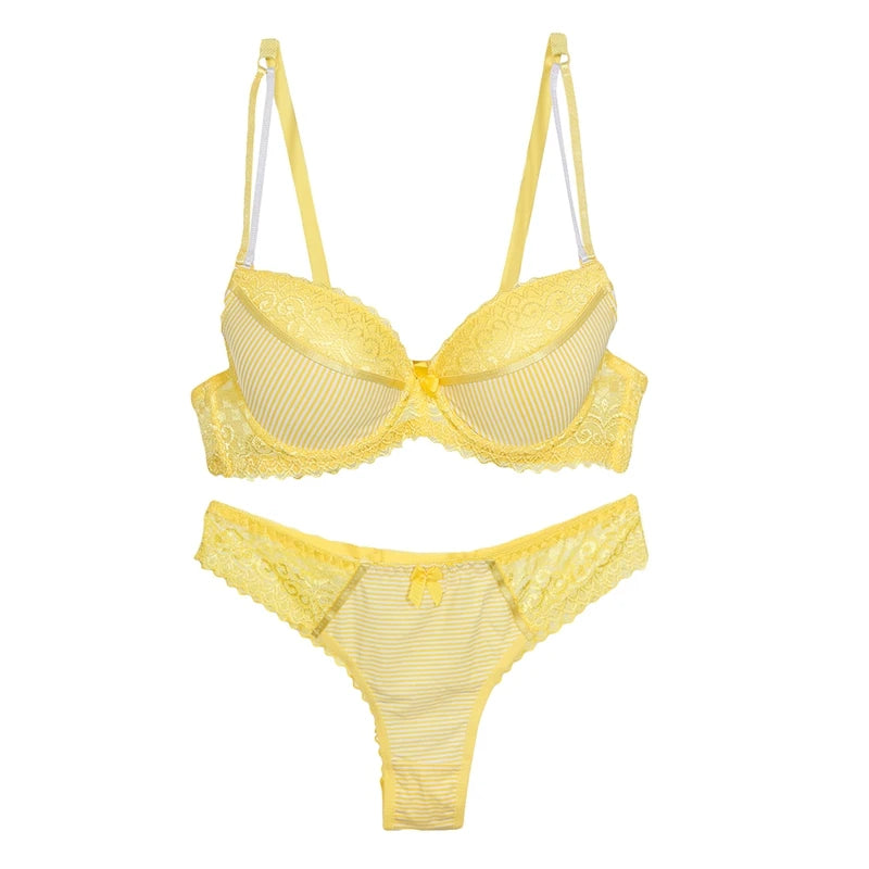 Ensemble de soutien-gorge Push Up en dentelle et string pour femmes