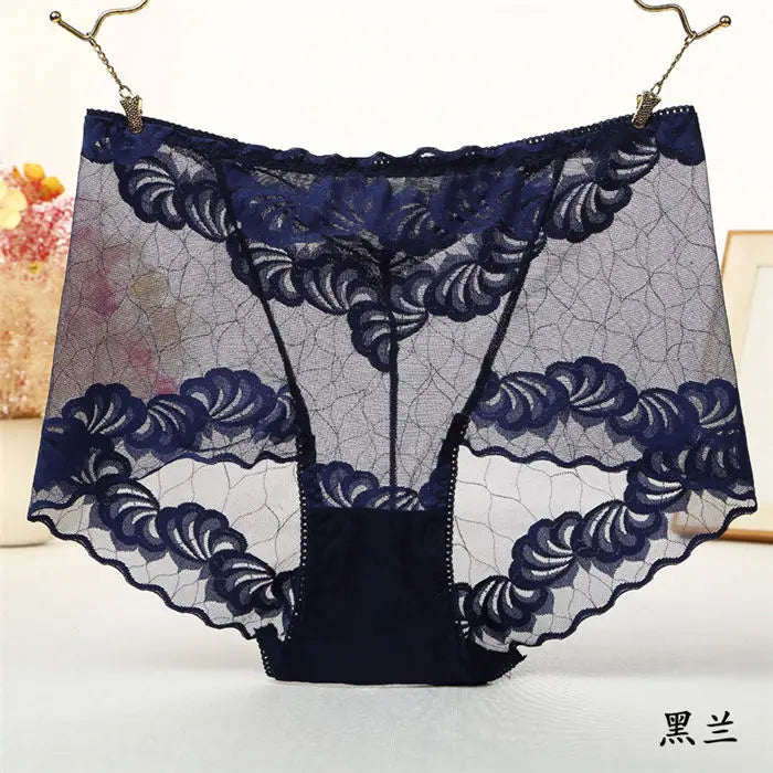 String grande taille en dentelle pour femmes