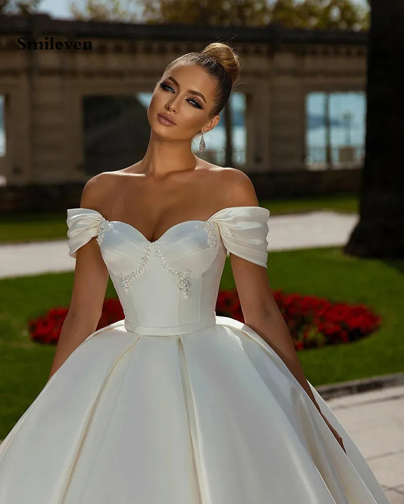 Robe de mariée de princesse en satin pour femmes