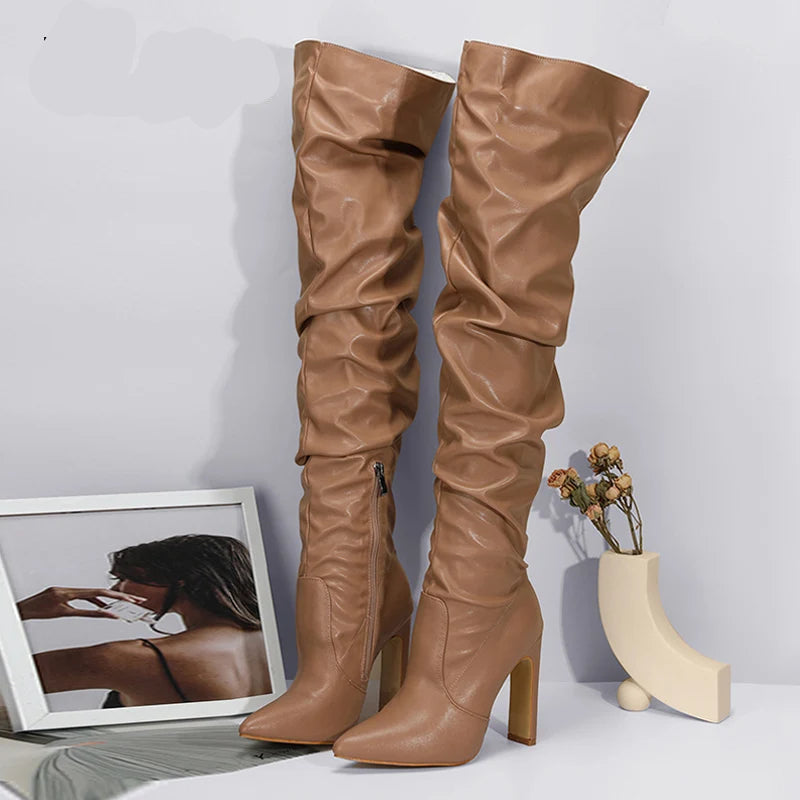 Botte au genou en cuir plissé pour femmes