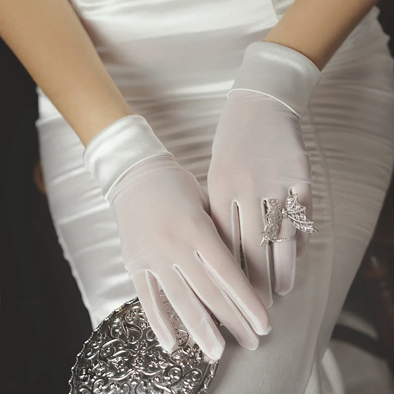 Gants de mariée courts et simples pour femmes