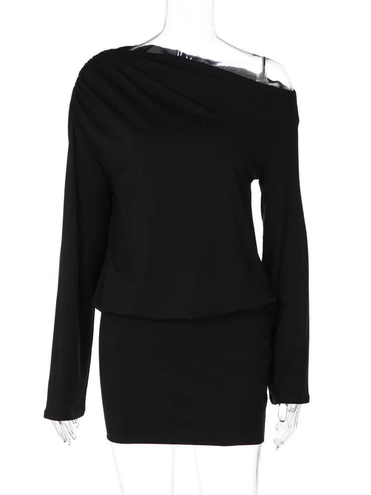 Robe courte femme noire élégante à col asymétrique