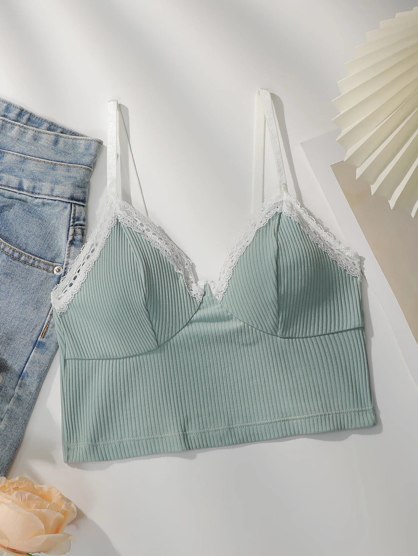 Soutien-gorge à bretelles réglables en dentelle douce pour femmes