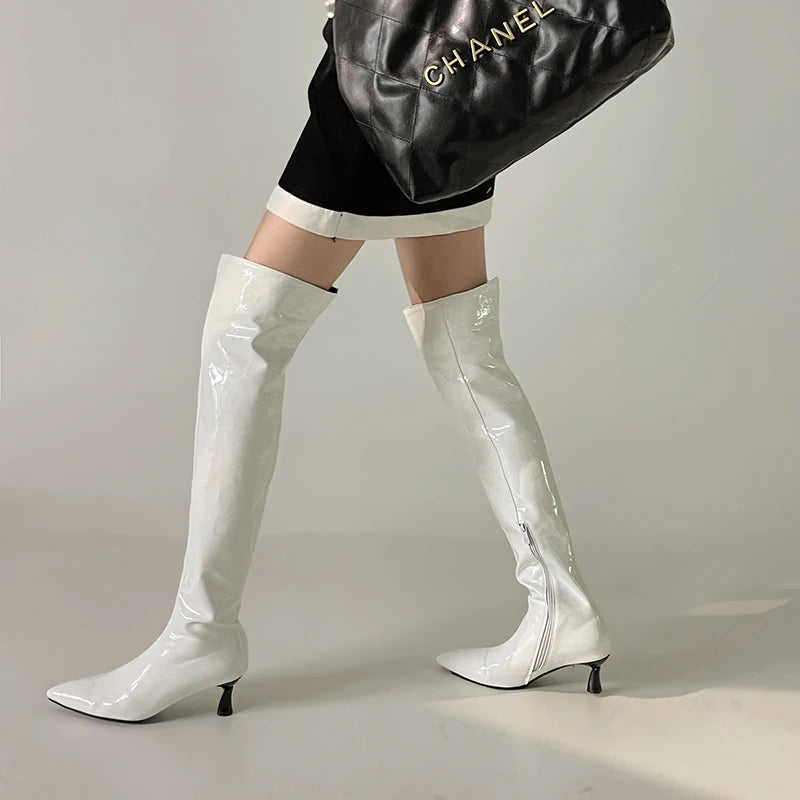 Bottes longues en cuir verni brillant pour femmes