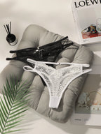 String sexy en dentelle pour femmes