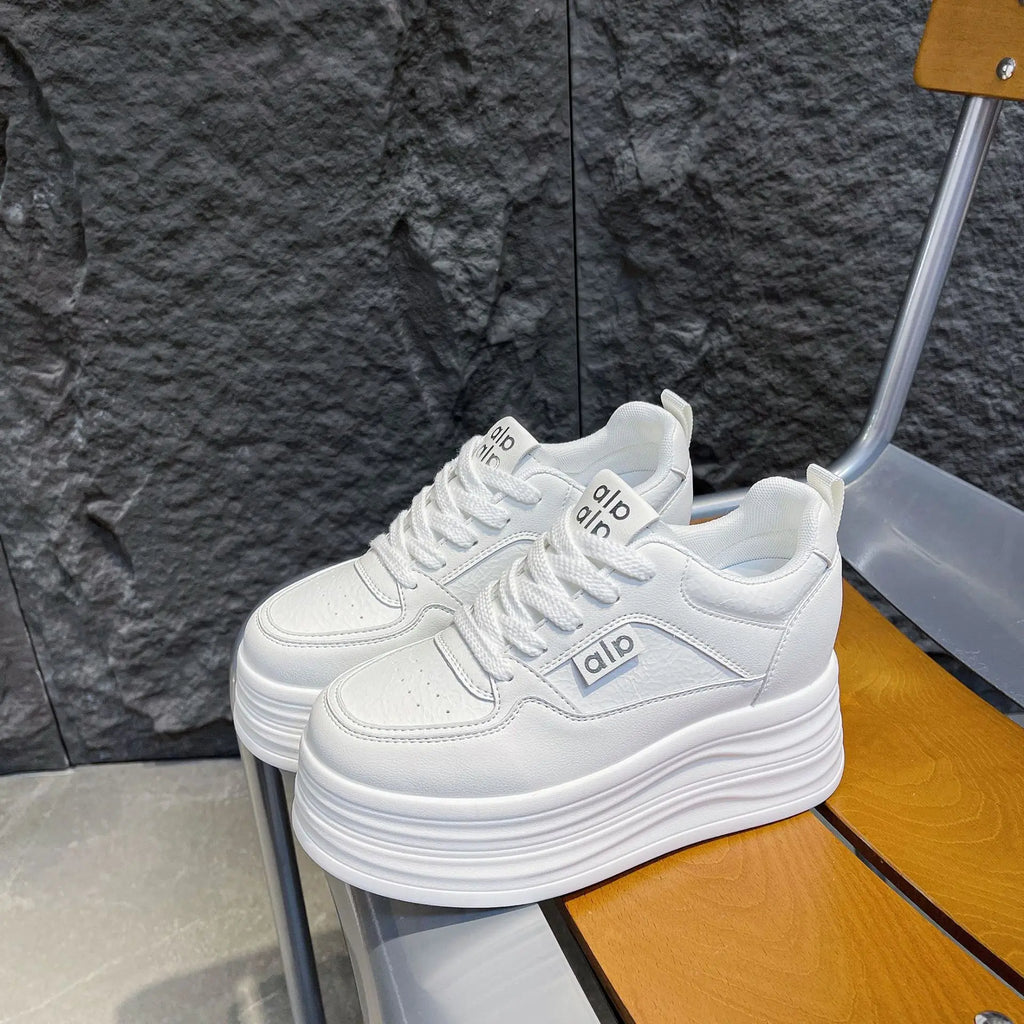 Baskets décontractées et sportives à lacets pour femmes
