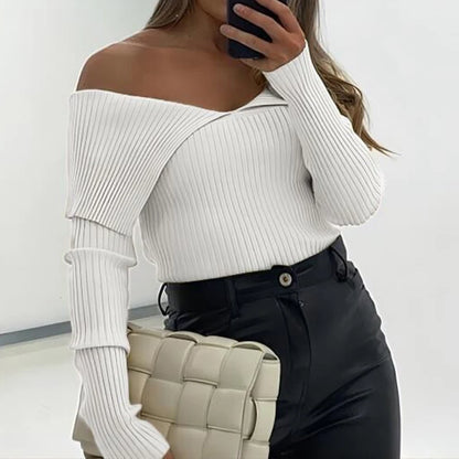 Pull femme à manches longues et encolure dégagée
