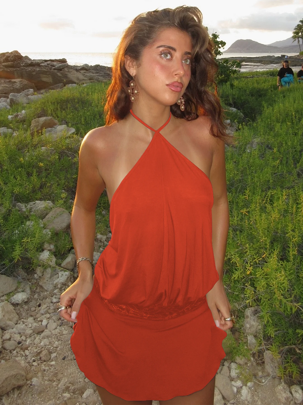 Robe courte avec dos nu pour femmes