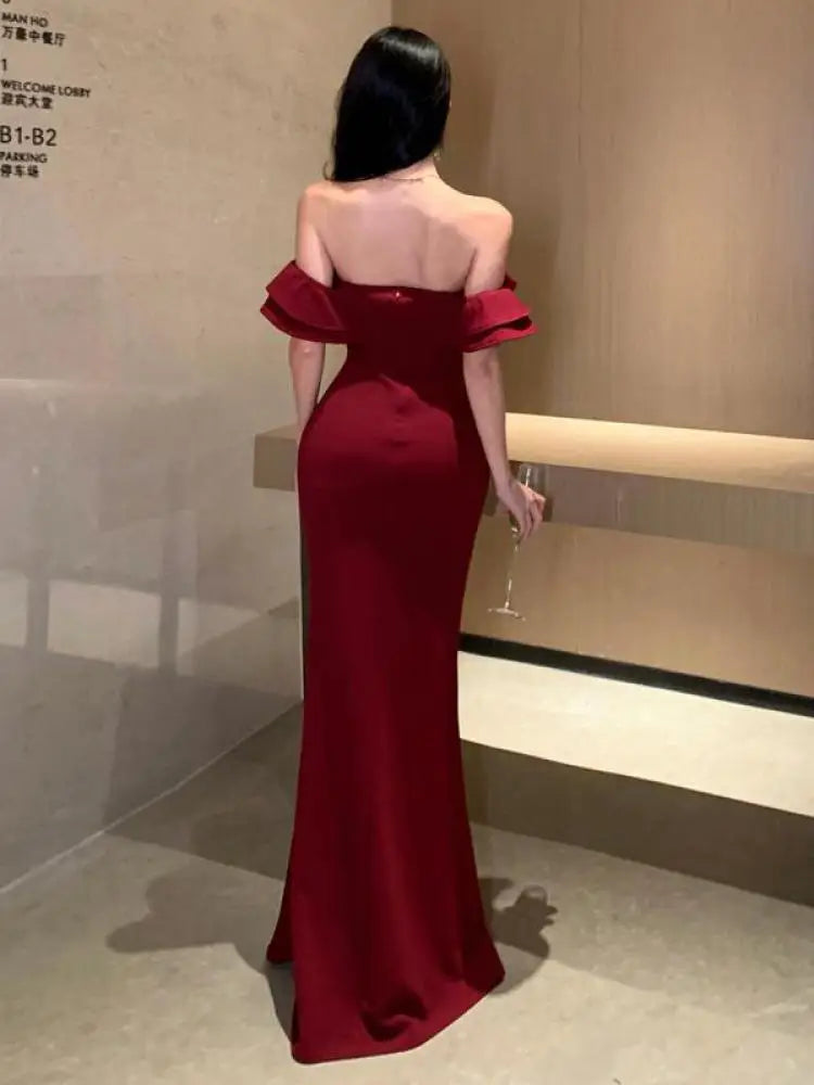 Robe de soirée rouge dos nu à volants pour femmes