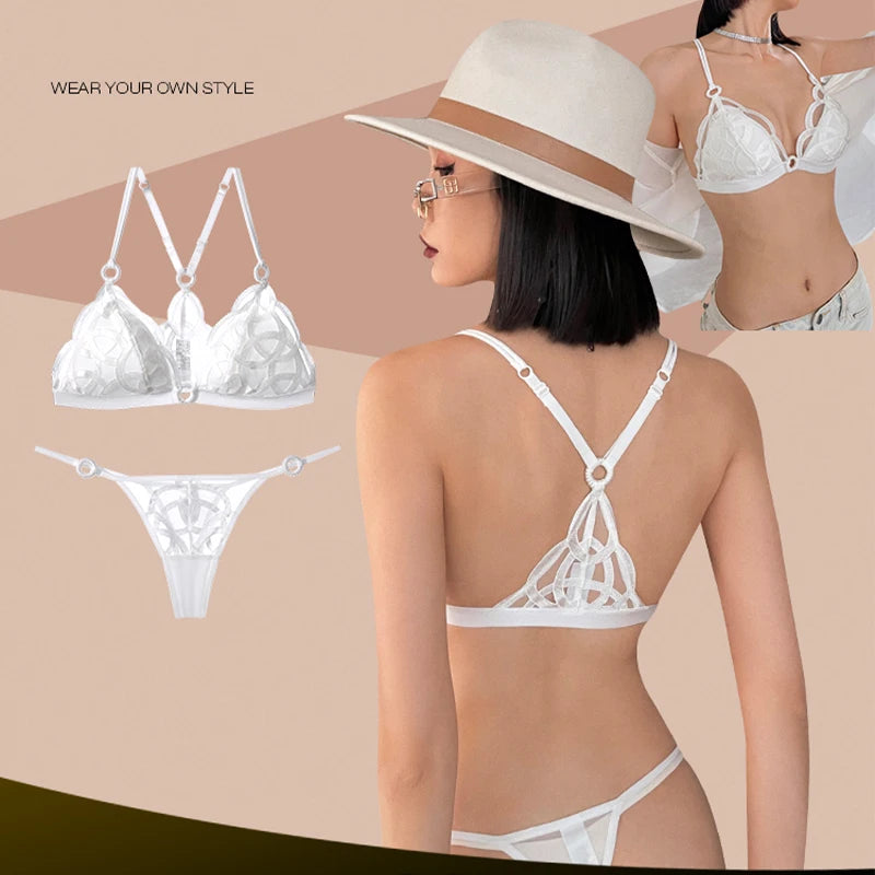 Ensemble soutien-gorge en dentelle ultra fine et respirante, string et culotte pour femmes