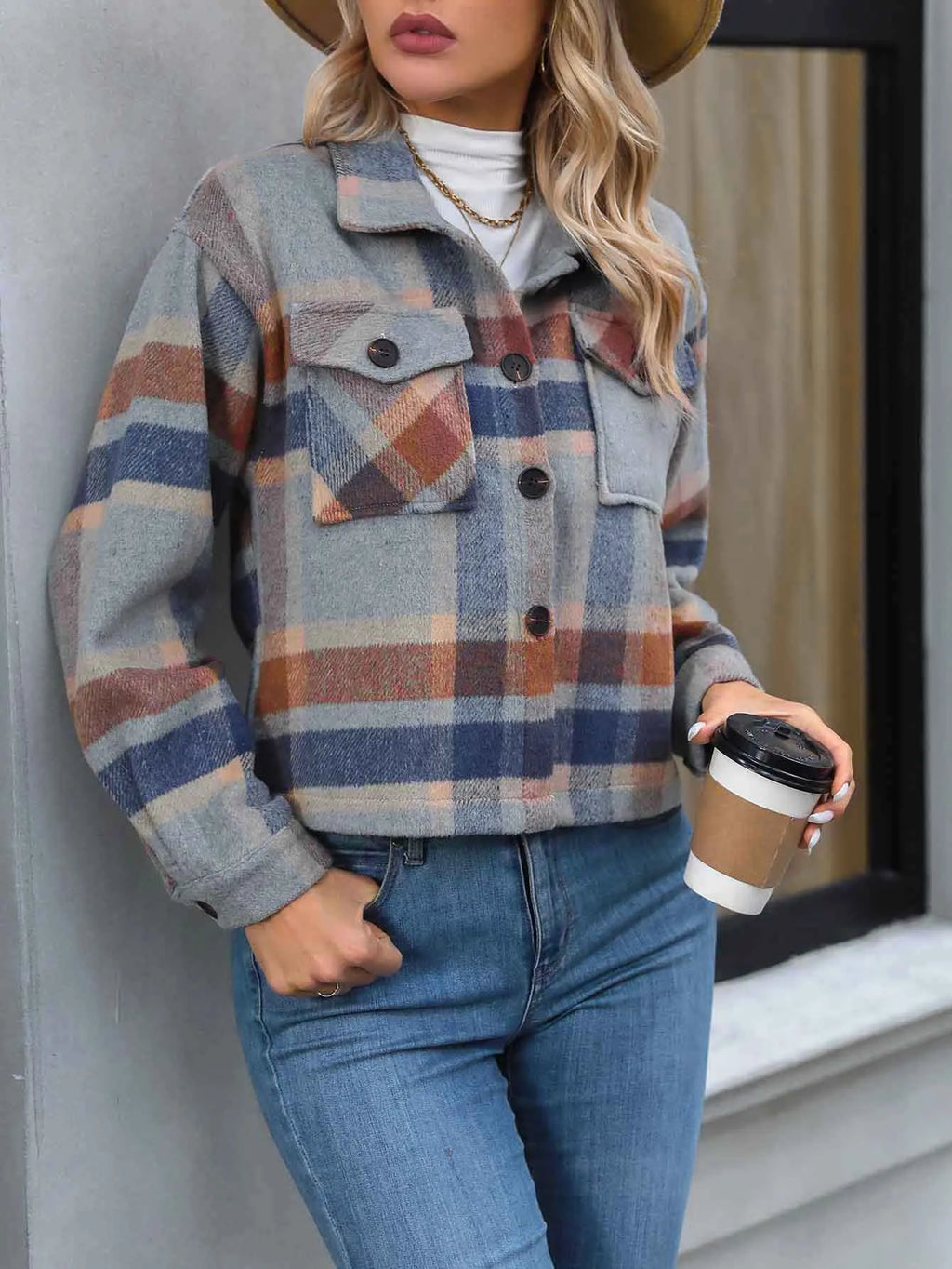 Ensemble avec pantalon à revers avec poche à rabat et veste courte décontractée à carreaux pour femmes