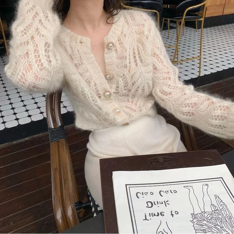 Cardigan Ajouré Femme – Maille et Boutons Perlés