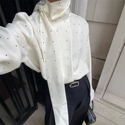 Chemisier femme ample à pois avec col montant et ruban à nouer