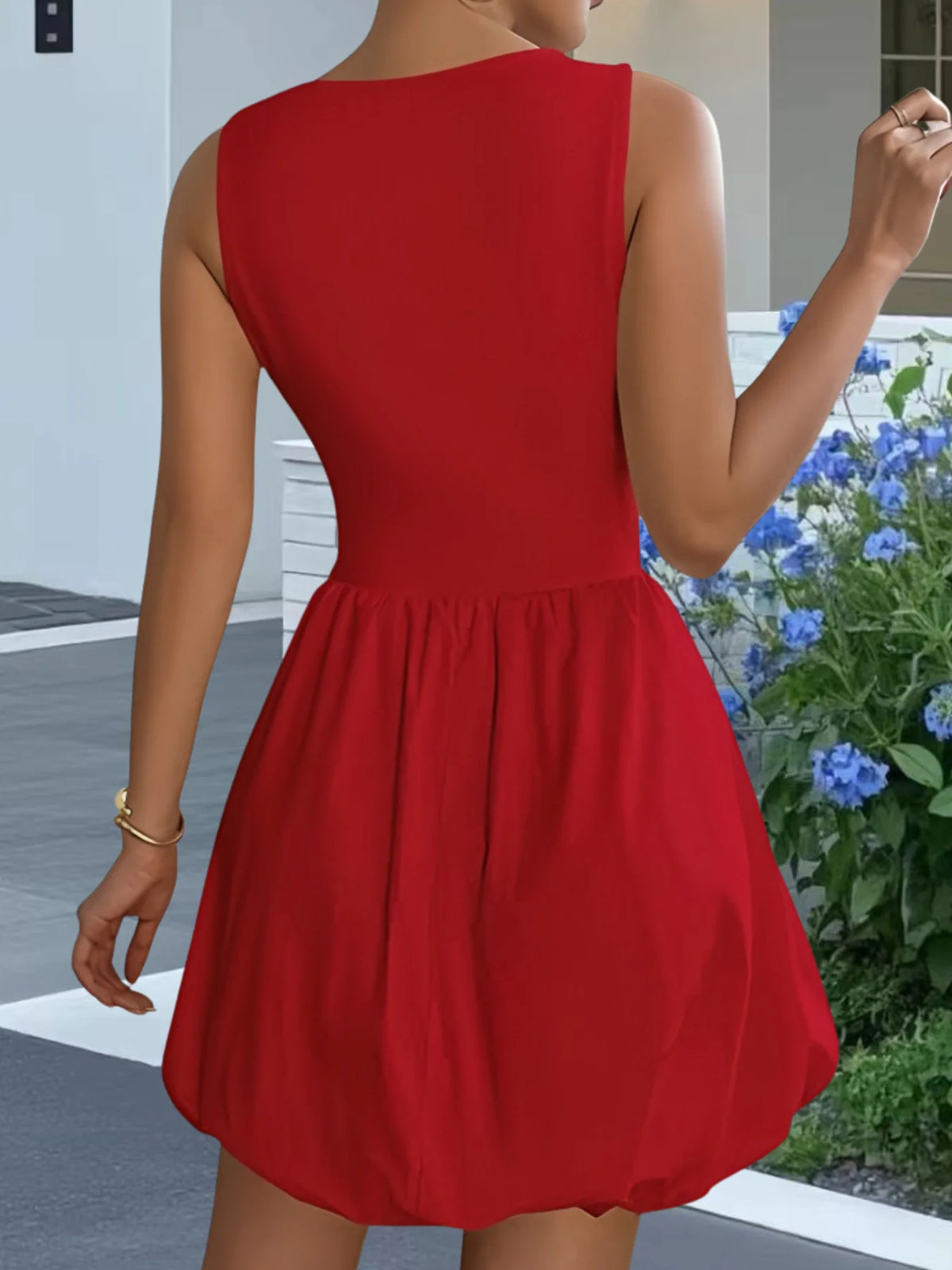Robe Courte Femme – Col Rond et Sans Manches